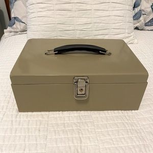 Cash Box